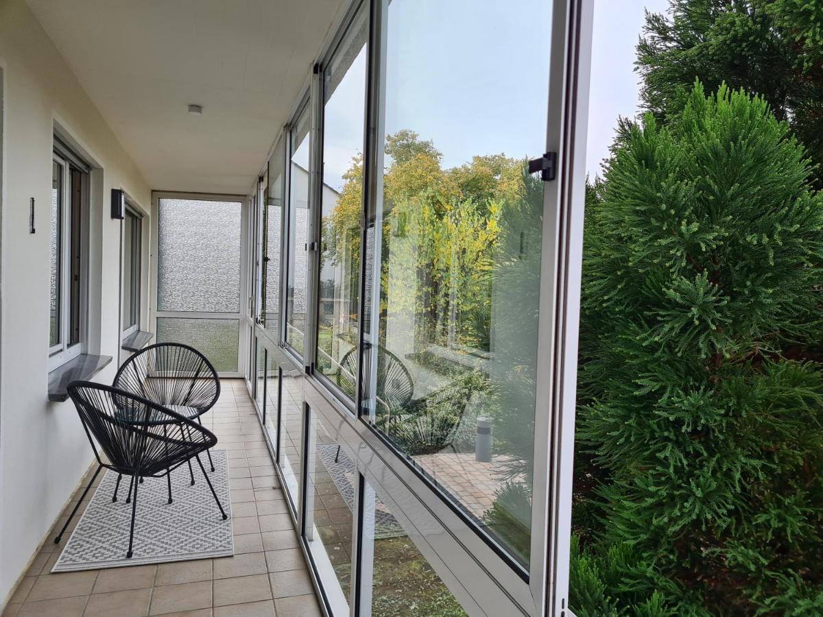 4-Zimmer-Ferienwohnung, Modern, Kueche, Wlan, Netflix คาสทร็อป เราเซล ภายนอก รูปภาพ
